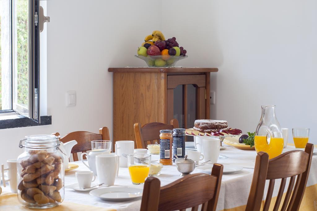 Beachouse - Surf, Bed & Breakfast เอริเซรา ภายนอก รูปภาพ