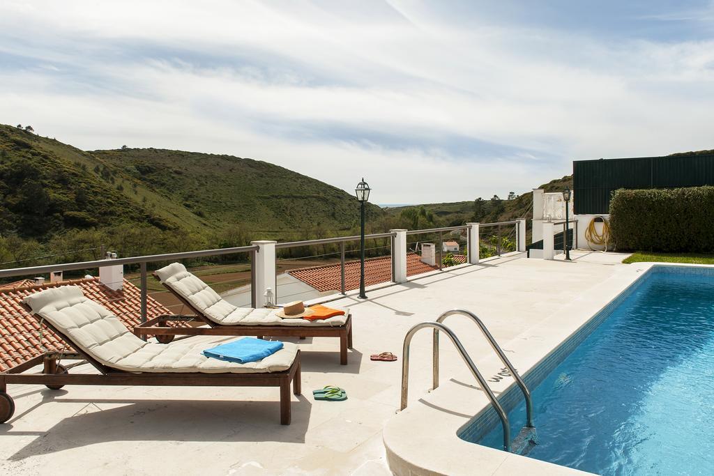 Beachouse - Surf, Bed & Breakfast เอริเซรา ภายนอก รูปภาพ
